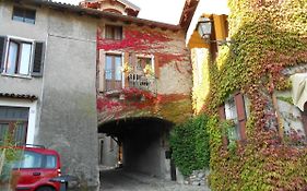 The House On The Bridge- La Casa Sul Ponte
